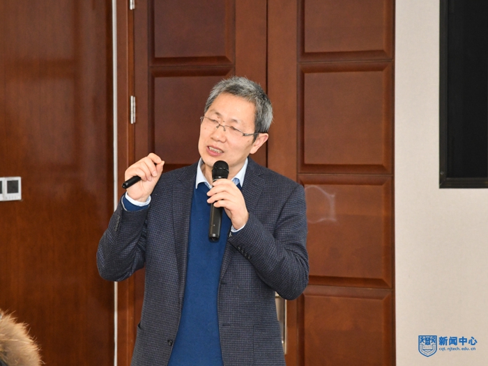 XCB_732016.jpg XCB_732016.jpg