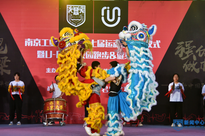 NCZ_7704.jpg NCZ_7704.jpg