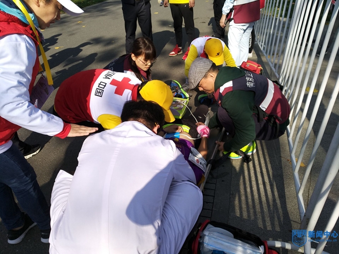 乐玩红十字会顺利完成2018南京马拉松医疗保障任务 (2).jpg